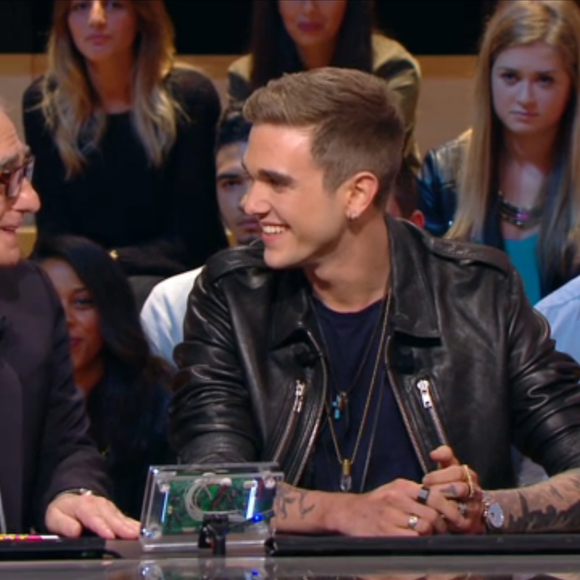 Martin Scorsese rencontre Gabriel-Kane Day-Lewis sur le plateau du "Grand Journal" de Canal+, le 12 octobre 2015.