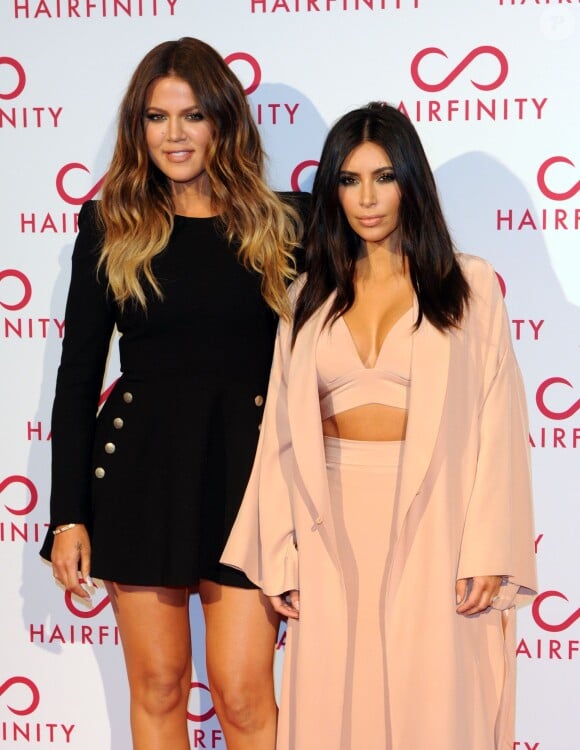 Khloe Kardashian et Kim Kardashian assistent à la soirée "Hairfinity" à Londres, le 8 novembre 2014