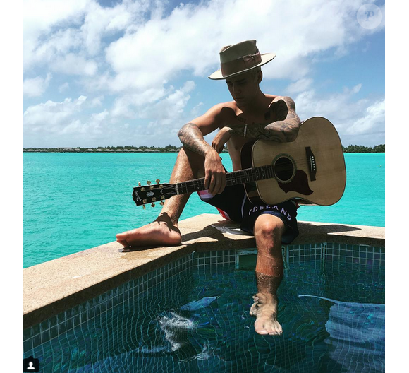Justin Bieber en vacances à Bora Bora / photo postée sur le compte Instagram du chanteur.