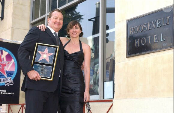 Randy Quaid et son épouse Evi lors de l'inauguration de l'étoile du comédien sur le Hollywood Walk of Fame de Los Angeles, le 10 juillet 2003