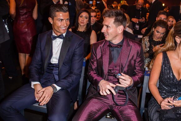 Cristiano Ronaldo et Lionel Messi lors de la soirée du Ballon d'Or 2014 à Zurich, le 12 janvier 2015