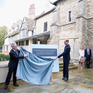 Le prince William, duc de Cambridge, de retour au St John's College de l'Université de Cambridge le 15 octobre 2015 pour inaugurer le centre des archives Pythagore.