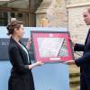 Le prince William, duc de Cambridge, de retour au St John's College de l'Université de Cambridge le 15 octobre 2015 pour inaugurer le centre des archives Pythagore.
