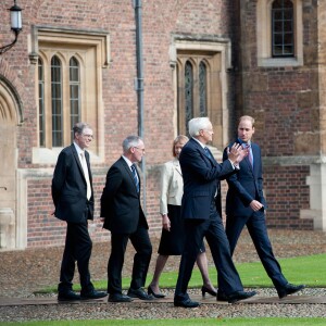 Le prince William, duc de Cambridge, de retour au St John's College de l'Université de Cambridge le 15 octobre 2015 pour inaugurer le centre des archives Pythagore.