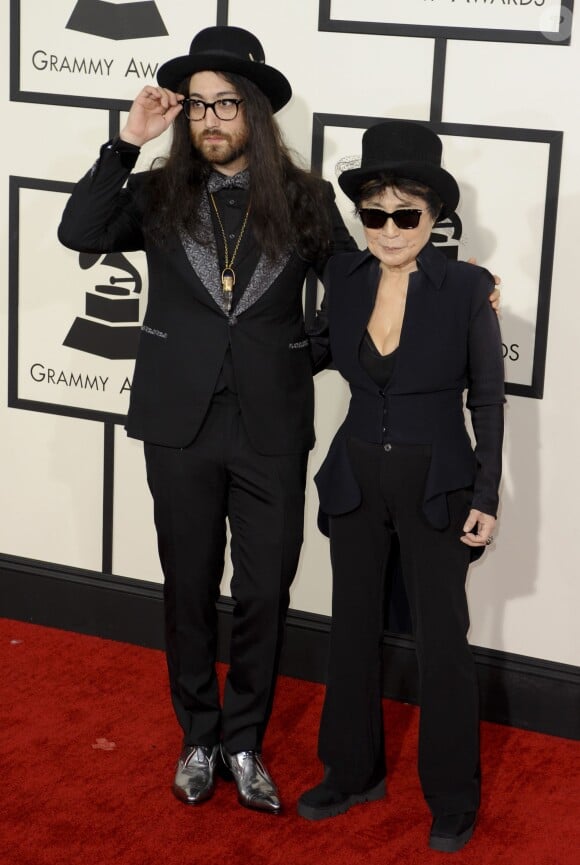 Yoko Ono et son fils Sean Lennon aux Grammy Awards à Los Angeles le 26 janvier 2014.