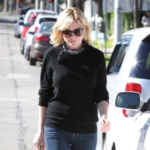 Kirsten Dunst fait du shopping à West Hollywood, le 25 novembre 2014.