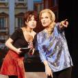 Sylvie Vartan et Isabelle Mergault - Filage de la pièce "Ne me regardez pas comme ça", au théâtre des Variétés, à Paris. Septembre 2015.