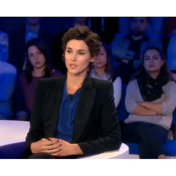 Eglantine Eméyé dans On n'est pas couché sur France 2, le samedi 17 octobre 2015.