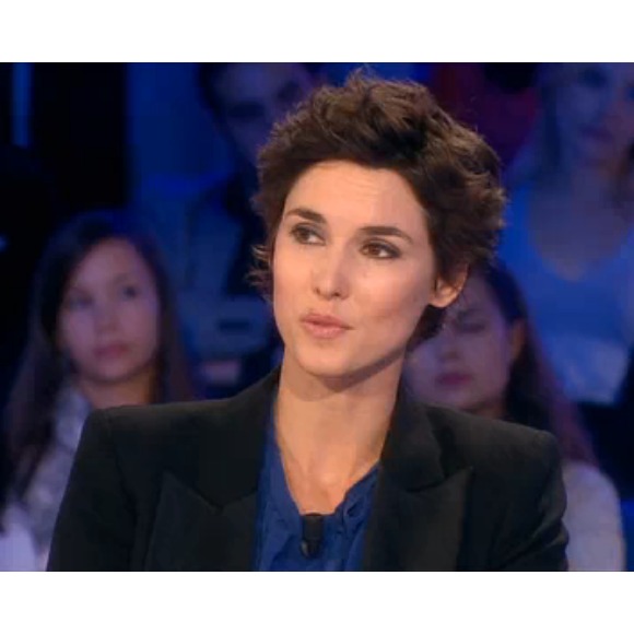 Eglantine Eméyé dans On n'est pas couché sur France 2, le samedi 17 octobre 2015.