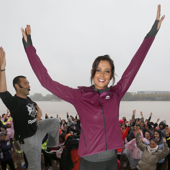 Exclusif - L'ancienne Miss France 2010, Malika Menard a pris le départ de la course à pied "Challenge Ruban Rose" de Bordeaux qui se déroule sur les quais de la ville le 18 Octobre 2015 afin de médiatiser la prévention et le dépistage du cancer du sein. Plus de 7000 participants sous une pluie battante ont accompagné Malika qui était ambassadrice de cette course urbaine et de la marque Odlo specialisée dans les sous-vêtements sportifs.