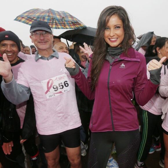 Exclusif - L'ancienne Miss France 2010, Malika Menard a pris le départ de la course à pied "Challenge Ruban Rose" de Bordeaux qui se déroule sur les quais de la ville le 18 Octobre 2015 afin de médiatiser la prévention et le dépistage du cancer du sein. Plus de 7000 participants sous une pluie battante ont accompagné Malika qui était ambassadrice de cette course urbaine et de la marque Odlo specialisée dans les sous-vêtements sportifs.