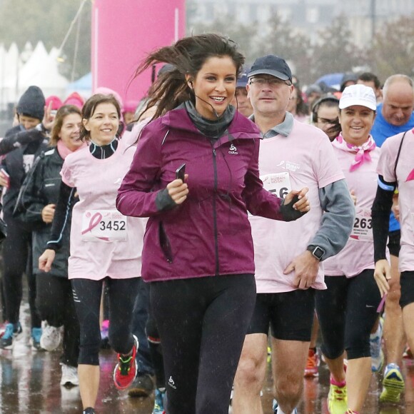 Exclusif - L'ancienne Miss France 2010, Malika Menard a pris le départ de la course à pied "Challenge Ruban Rose" de Bordeaux qui se déroule sur les quais de la ville le 18 Octobre 2015 afin de médiatiser la prévention et le dépistage du cancer du sein. Plus de 7000 participants sous une pluie battante ont accompagné Malika qui était ambassadrice de cette course urbaine et de la marque Odlo specialisée dans les sous-vêtements sportifs.