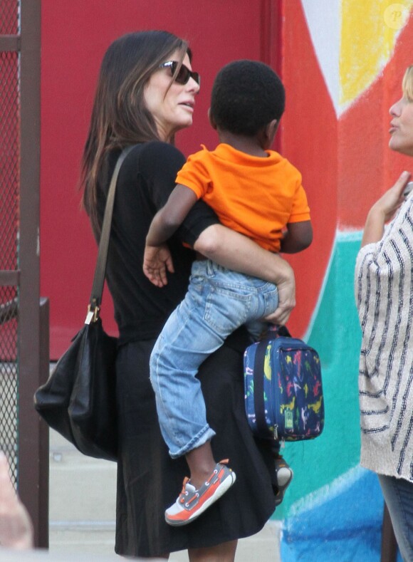 Sandra Bullock et son fils Louis à Studio City, le 26 septembre 2013.