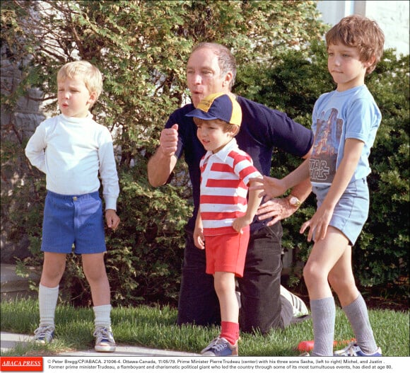 Pierre Trudeau et ses trois fils Sacha, Michel, et Justin - Images d'archives