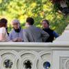 Kristen Stewart et Jesse Eisenberg prennent les conseils de Woody Allen sur le tournage de son dernier film à Central Park, New York City, le 21 octobre 2015.