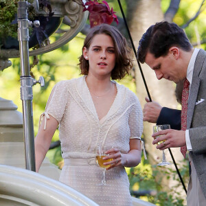 Kristen Stewart et Jesse Eisenberg sur le tournage du prochain Woody Allen à Central Park, New York City, le 21 octobre 2015.