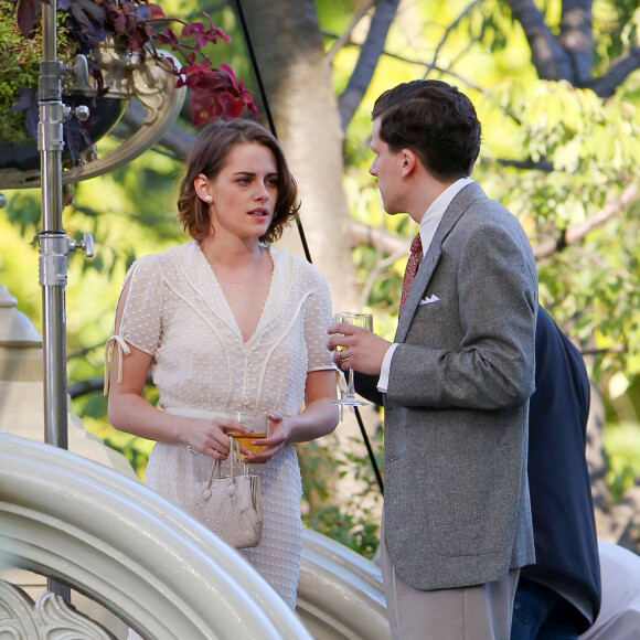 Kristen Stewart et Jesse Eisenberg sur le tournage du prochain Woody Allen à Central Park, New York City, le 21 octobre 2015.