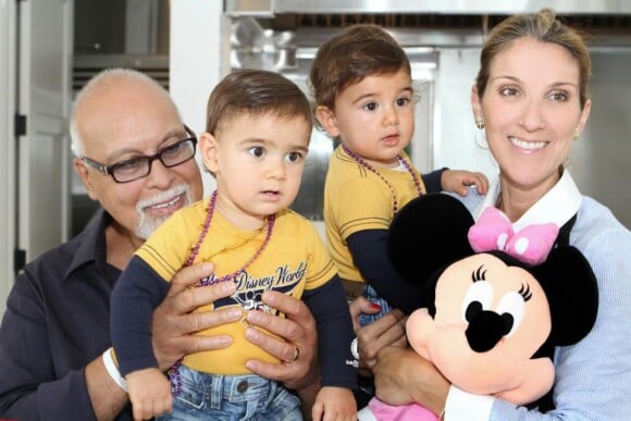 Céline Dion, René Angélil et leurs fils Nelson et Eddy lors du 1er anniversaire des jumeaux en 2011.