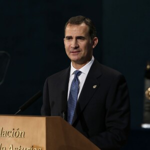 La reine Letizia et le roi Felipe VI d'Espagne présidaient la cérémonie des Prix Princesse des Asturies le 23 octobre 2015 au Théâtre Campoamor à Oviedo.