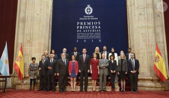 Le roi Felipe VI et la reine Letizia ont reçu les gagnants des prix princesse des Asturies à Oviedo le 23 octobre 2015.
