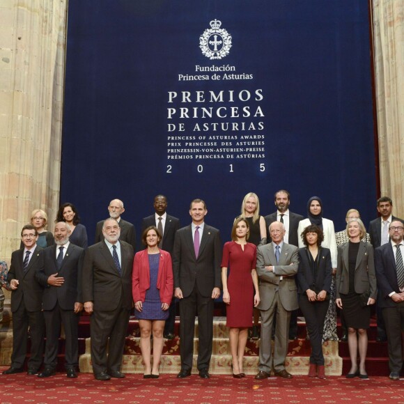 Le roi Felipe VI et la reine Letizia ont reçu les gagnants des prix princesse des Asturies à Oviedo le 23 octobre 2015.