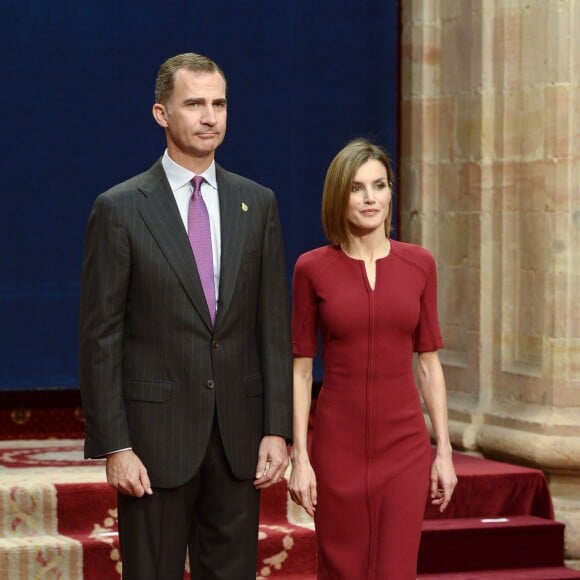 Le roi Felipe VI et la reine Letizia ont reçu les gagnants des prix princesse des Asturies à Oviedo le 23 octobre 2015.