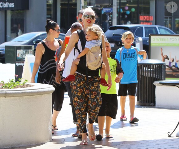 Gwen Stefani et ses fils Apollo et Zuma à Los Angeles le 28 Août 2015