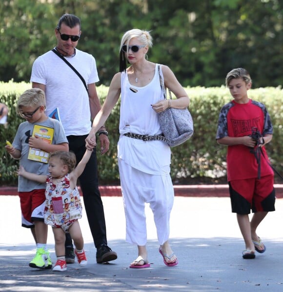 Gwen Stefani et Gavin Rossdale avec leurs enfants Kingston, Zuma et Apollo lors de la fête des pères à Los Angeles, le 21 juin 2015.