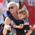 Gwen Stefani préparait Halloween avec ses trois fils le 24 octobre 2015 chez Sam's Pumpkin Patch à Los Angeles.