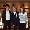Exclusif - Alain-Fabien Delon, Cyril Viguier et Anouchka Delon lors de la projection du documentaire "Alain Delon, cet Inconnu" au Club de l'Etoile à Paris le 21 octobre 2015.