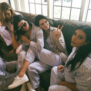 Kourtney, Khloé Kardashian, Kylie, Kendall Jenner et Kim Kardashian lors de la baby-shower de Kim dans la villa du couple Azoff à Beverly Hills. Le 25 octobre 2015.