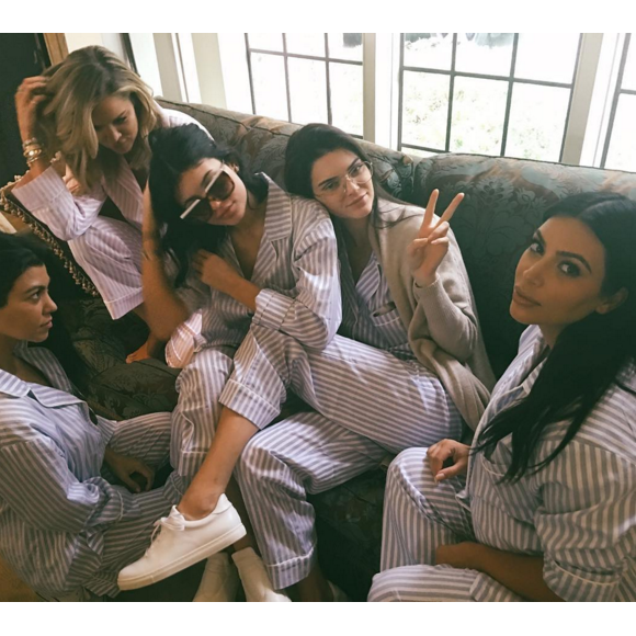 Kourtney, Khloé Kardashian, Kylie, Kendall Jenner et Kim Kardashian lors de la baby-shower de Kim dans la villa du couple Azoff à Beverly Hills. Le 25 octobre 2015.