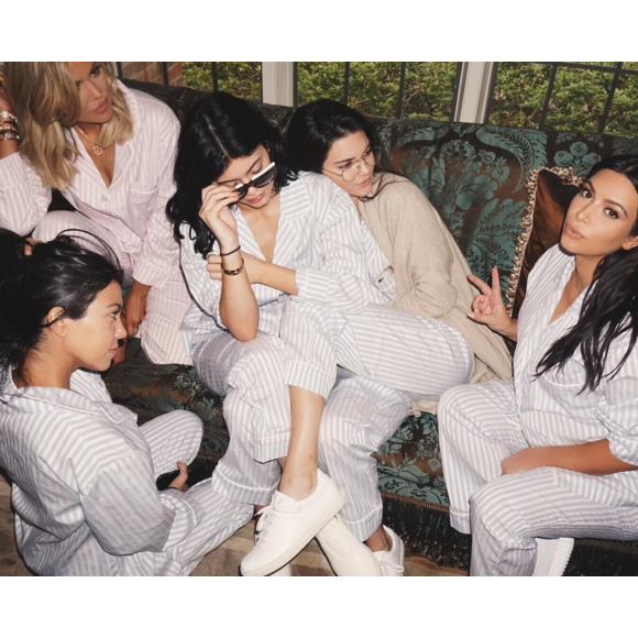 Kourtney, Khloé Kardashian, Kylie, Kendall Jenner et Kim Kardashian assistent à la baby-shower de Kim dans la villa du couple Azoff à Beverly Hills. Le 25 octobre 2015.