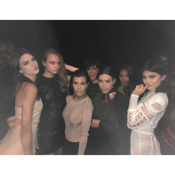 Kendall Jenner, Cara Delevingne, Kourtney Kardashian, Kris Jenner, Kim Kardashian, Jada Pinkett Smith et Kylie Jenner assistent à la soirée d'anniversaire d'Olivier Rousteing à Los Angeles, le 23 octobre 2015.