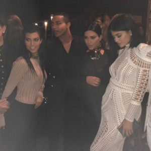 Kris Jenner, Kourtney Kardashian, Olivier Rousteing, Kim Kardashian, Kylie Jenner et Tyga assistent à la soirée d'anniversaire d'Olivier Rousteing à Los Angeles, le 23 octobre 2015.