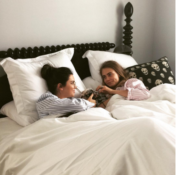 Kendall Jenner et Cara Delevingne assistent à la baby-shower de Kim Kardashian dans la villa du couple Azoff, à Beverly Hills. Le 25 octobre 2015.