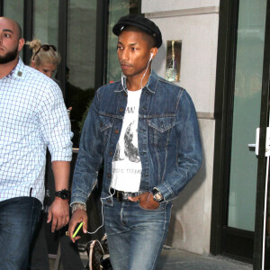 Pharrell Williams dans les rues de New York, le 7 octobre 2015.