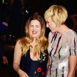 Drew Barrymore et Toni Collette complices lors d'une première de Miss You Already à New York le 25 octobre 2015.