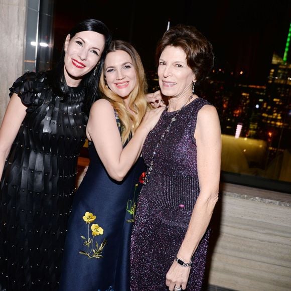 Jill Kargman, Drew Barrymore, Coco Kopelman lors de l'after-party de "Miss You Already" au SixtyFive à New York le 25 octobre 2015.