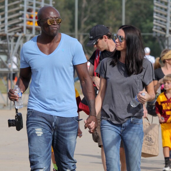 Heidi Klum et Seal se retrouvent pour soutenir leur fils Johan au Football à Los Angeles le 24 octobre 2015. La famille est réuni au grand complet pour soutenir le petit sportif. Leni, Henry et Lou sont aussi de la partie. Seal est venu avec sa compagne Erica Packer qui est enceinte.  Please Pixelate children face prior to publication Former couple Heidi Klum and Seal come together to watch their son, Johan's football game in Brentwood, California on October 24, 2015. The pair were joined by their other kids Leni, Henry and Lou. Seal's pregnant girlfriend Erica Packer also joined the family outing.24/10/2015 - Los Angeles