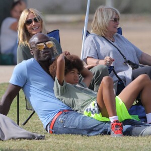 Heidi Klum et Seal se retrouvent pour soutenir leur fils Johan au Football à Los Angeles le 24 octobre 2015. La famille est réuni au grand complet pour soutenir le petit sportif. Leni, Henry et Lou sont aussi de la partie. Seal est venu avec sa compagne Erica Packer qui est enceinte.  Please Pixelate children face prior to publication Former couple Heidi Klum and Seal come together to watch their son, Johan's football game in Brentwood, California on October 24, 2015. The pair were joined by their other kids Leni, Henry and Lou. Seal's pregnant girlfriend Erica Packer also joined the family outing.24/10/2015 - Los Angeles