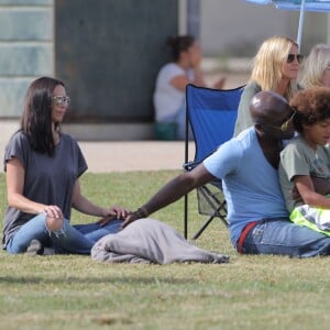 Heidi Klum et Seal se retrouvent pour soutenir leur fils Johan au Football à Los Angeles le 24 octobre 2015. La famille est réuni au grand complet pour soutenir le petit sportif. Leni, Henry et Lou sont aussi de la partie. Seal est venu avec sa compagne Erica Packer qui est enceinte.  Please Pixelate children face prior to publication Former couple Heidi Klum and Seal come together to watch their son, Johan's football game in Brentwood, California on October 24, 2015. The pair were joined by their other kids Leni, Henry and Lou. Seal's pregnant girlfriend Erica Packer also joined the family outing.24/10/2015 - Los Angeles