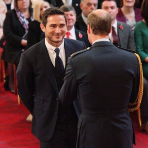 Le prince William remettait le 27 octobre 2015 à Frank Lampard les insignes d'OBE au palais de Buckingham, à Londres.