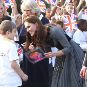 Kate Middleton à la galerie d'art Dulwich à Londres en mars 2012, dans une robe Orla Kiely.