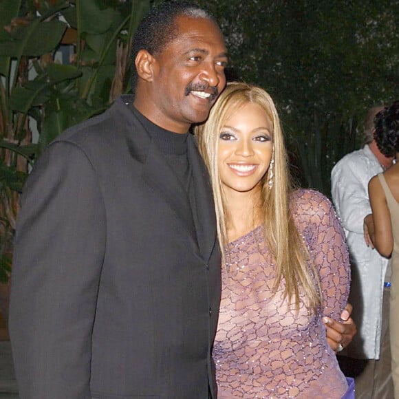 Beyoncé Knowles et son père Mathew à la soirée des Grammy à Los Angeles, le 6 mars 2002
