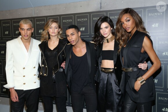 Dudley O'Shaughnessy, Gigi Hadid, Olivier Rousteing, Kendall Jenner et Jourdan Dunn - People au lancement de la collection Balmain pour H&M à New York le 20 octobre 2015.