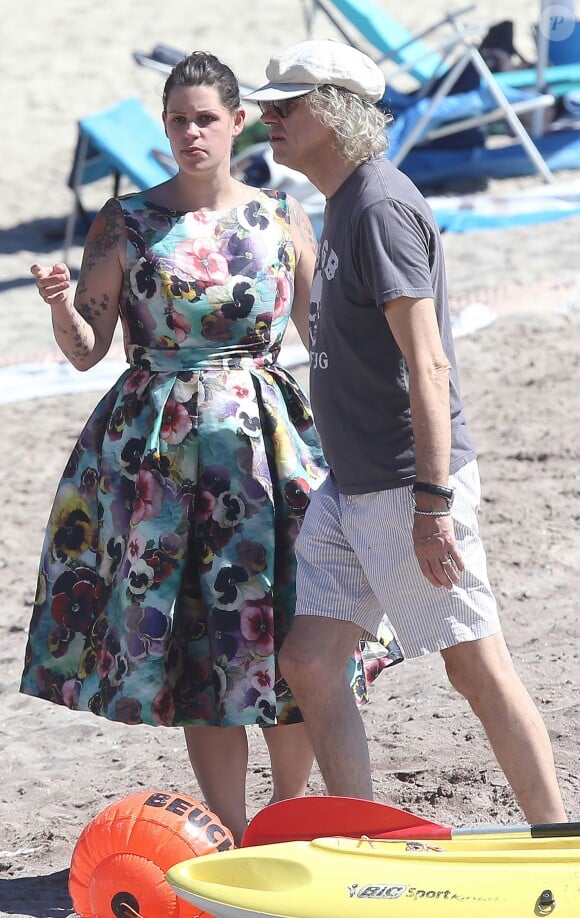 Bob Geldof et ses filles, Pixie Geldoff et son compagnon George Barrett, et Fifi à la plage à Rayol Canadel au lendemain de son mariage avec Jeanne Marine dans le sud de la France - Le 20 septembre 2015