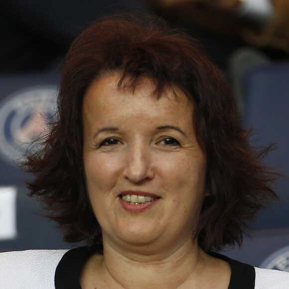 Anne Roumanoff - People au match de football PSG-GFC Ajaccio lors de la 2ème journée de la Ligue 1 au Parc des Princes à Paris, le 16 août 2015.