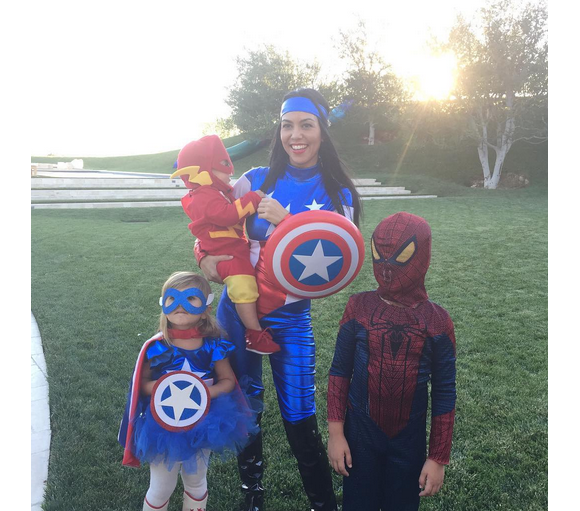 Kourtney Kardashian et ses enfants Penelope, Mason et Reign / photo postée sur Instagram.