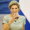 La reine Maxima des Pays-Bas, malgré une néphrite diagnostiquée le matin même, prenait part le 26 octobre 2015 avec le roi Willem-Alexander au dîner d'Etat organisé à Pékin par le président chinois Xi Jinping et sa femme Peng Liyuan. Le lendemain, elle était rapatriée et hospitalisée.